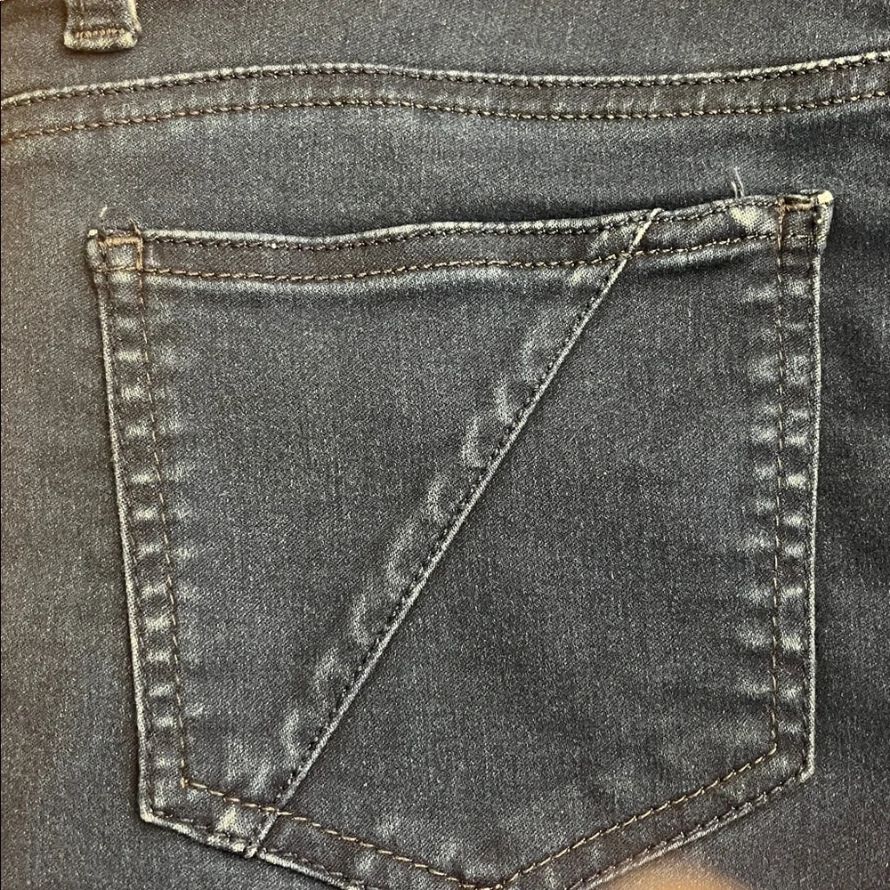 Women's Size 10 Mid Rise Lee Riders Bermuda Shorts - Picture 7 of 9